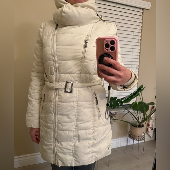 Warm, soft, and light jacket ❄️ - Picture 9 of 9